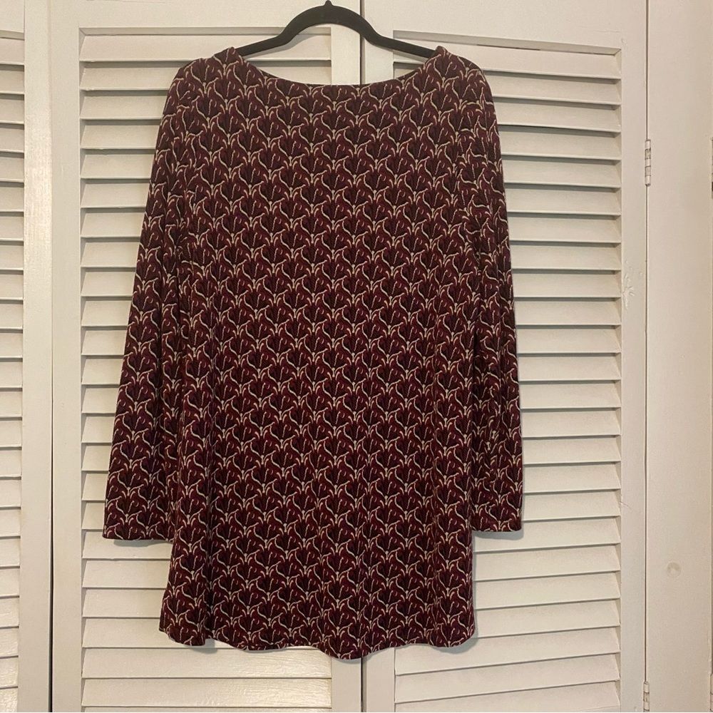 J. Jill Ponte size Medium Baroque Maroon Pattern Tunic Shirt Viscose Blend